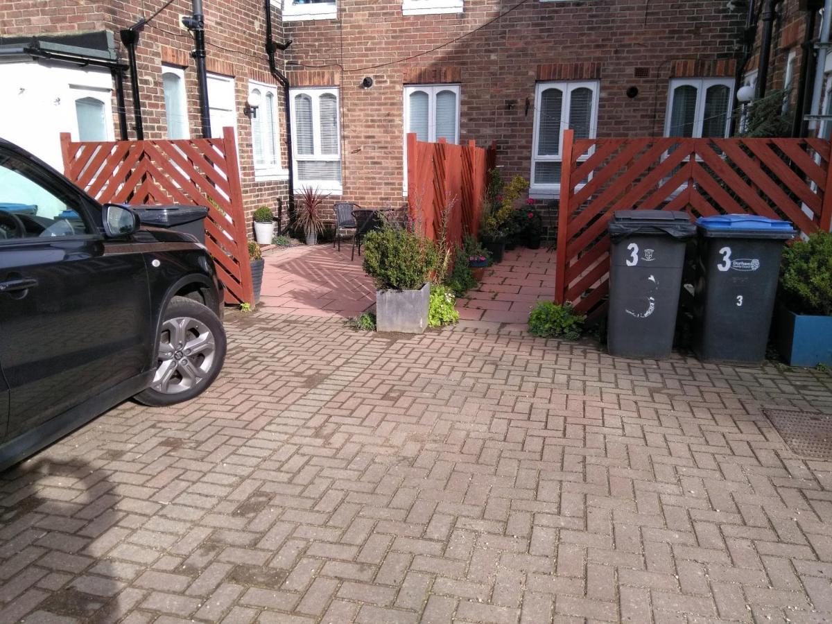 Apartment With Outside Patio And Car Space Durham Extérieur photo