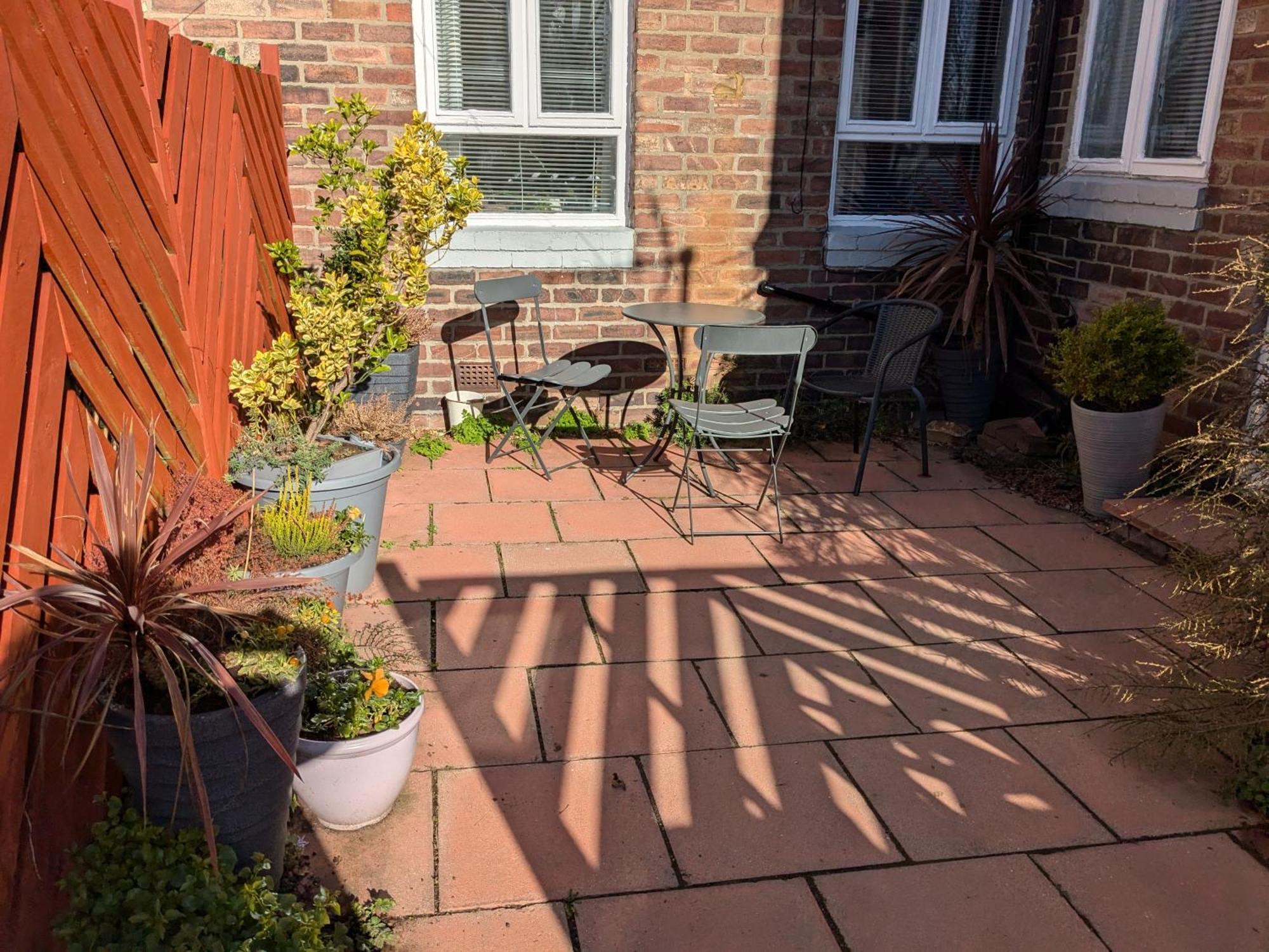 Apartment With Outside Patio And Car Space Durham Extérieur photo