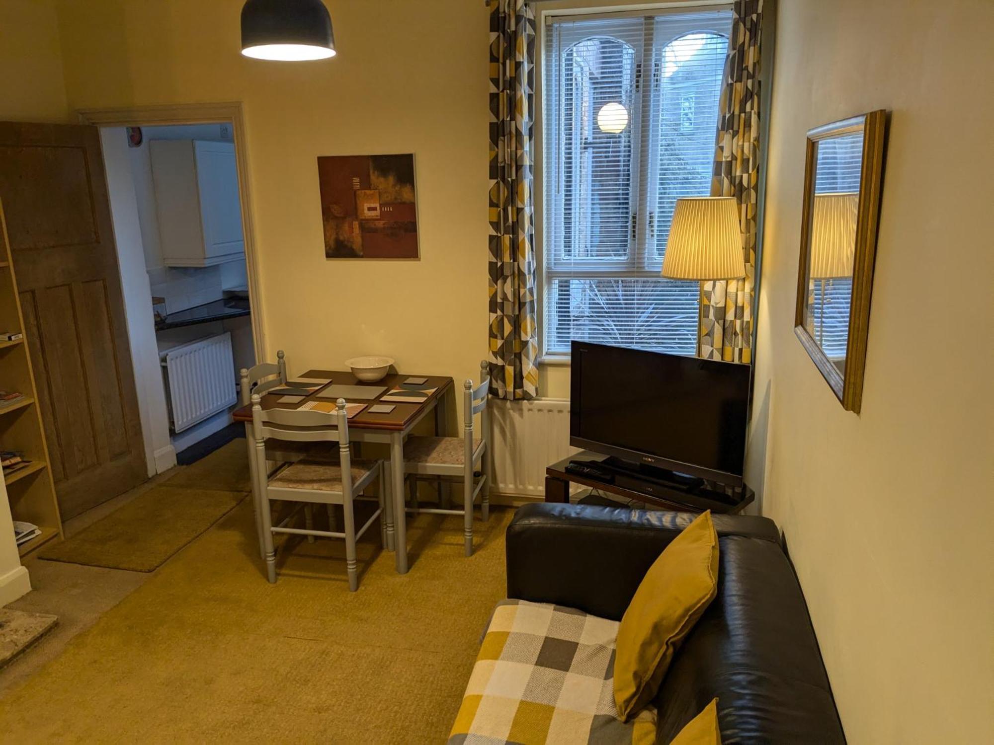 Apartment With Outside Patio And Car Space Durham Extérieur photo
